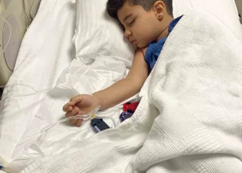 Yıllarca kemoterapi gören küçük çocuğa yanlış teşhis konmuş