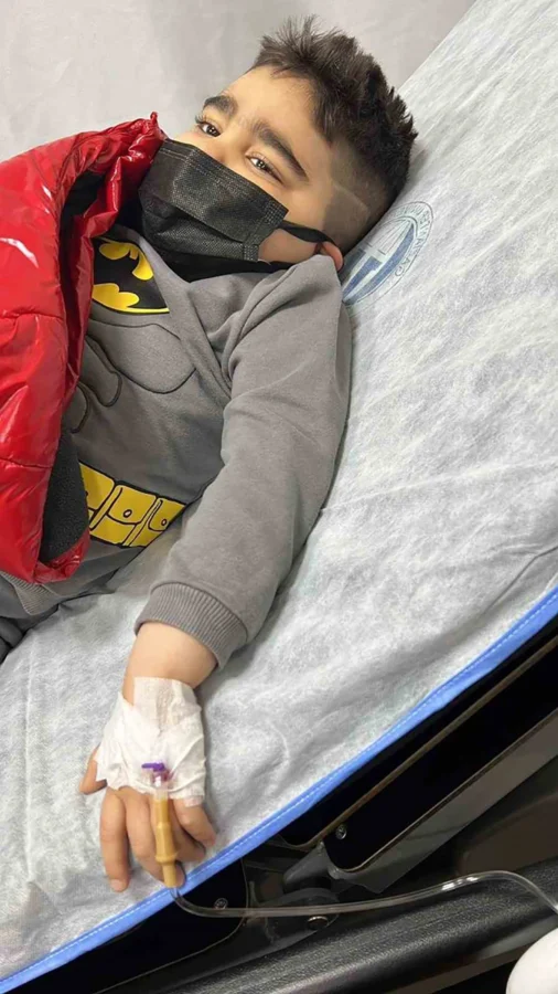 Yıllarca kemoterapi gören küçük çocuğa yanlış teşhis konmuş