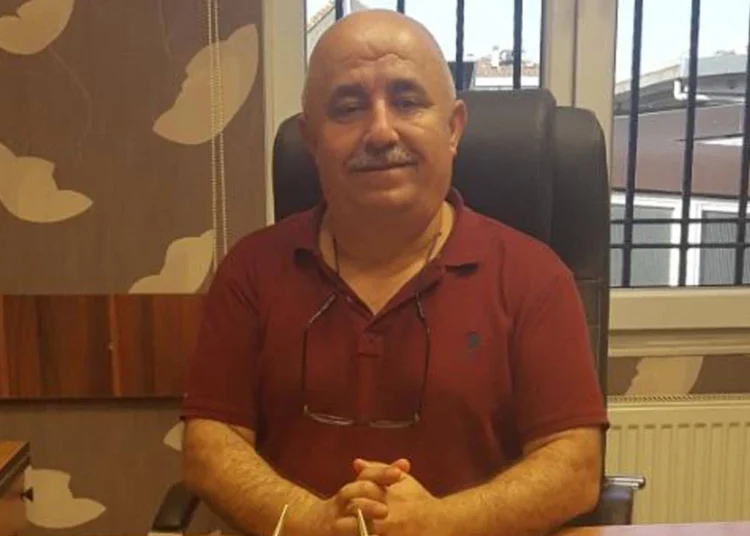 Mazbata töreninde başkan için ‘kuvvetli alkış’ isteyince başına gelmeyen kalmadı