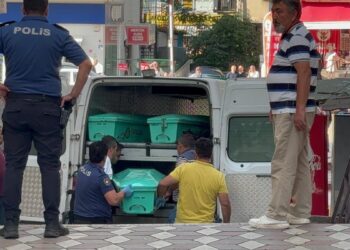 Yine kadın cinayeti: Sırtından bıçaklanmış