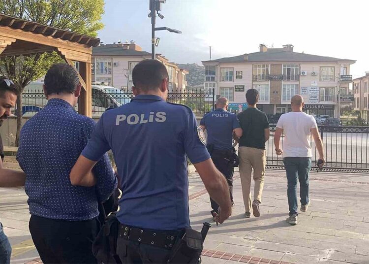 Burdur’da diyaliz sebebiyle yaşanan ölümlere 2 tutuklama 1 Burdur’da diyaliz sebebiyle yaşanan ölümlere 2 tutuklama