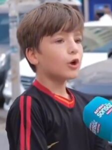 Artık boş külah da parayla! Batmanlı çocuğun feryadı: Dondurma yiyemiyorum 2 Artık boş külah da parayla! Batmanlı çocuğun feryadı: Dondurma yiyemiyorum
