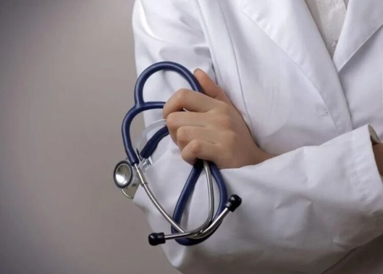 Doktorlar kaçıyor! TUS’ta pediatri, kadın doğum ve cerrahi branşları boş kaldı