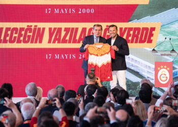 Dursun Özbek’ten Okan Buruk’a açık çek