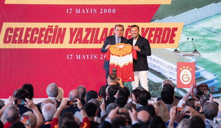 Dursun Özbek'ten Okan Buruk'a açık çek 1 Dursun Özbek’ten Okan Buruk’a açık çek