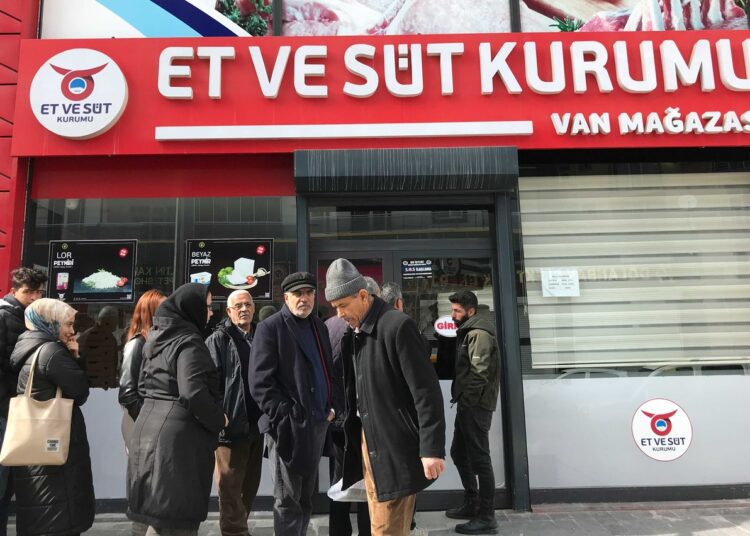“Emekliler et yiyebilmek için taziye evi gözlüyor” 1 “Emekliler et yiyebilmek için taziye evi gözlüyor”