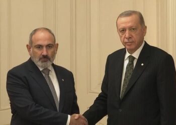 Cumhurbaşkanı Erdoğan, Paşinyan ile görüştü