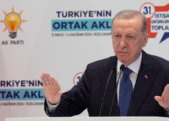 AKP kampından kulis: Sağlık Bakanı Koca, milletvekili ile tartıştı, araya Erdoğan girdi