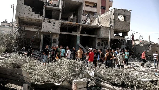 İsrail, Gazze’yi bayramda da vurdu: 6’sı çocuk 15 Filistinli öldü 1 İsrail, Gazze’yi bayramda da vurdu: 6’sı çocuk 15 Filistinli öldü
