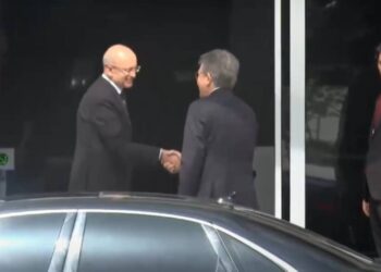 CHP’nin ekonomiden sorumlu gölge bakanı Yalçın Karatepe ile Mehmet Şimşek görüştü