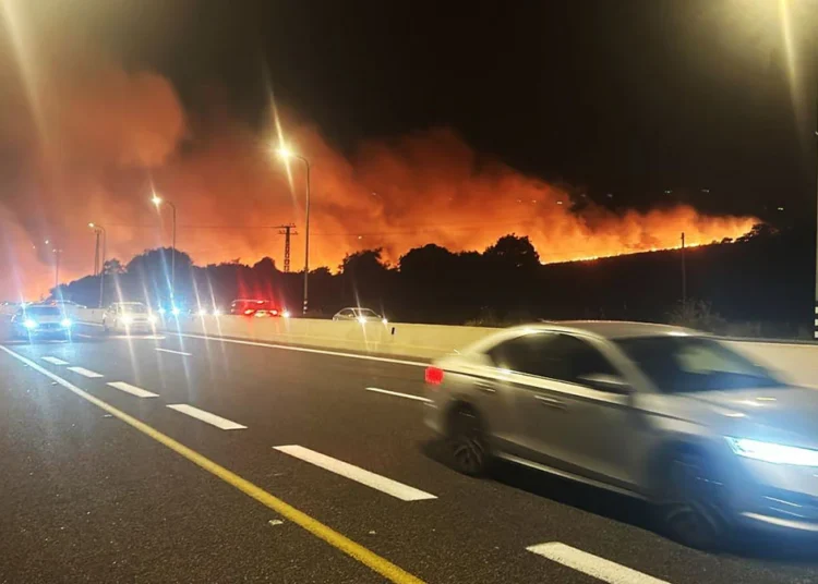 Hizbullah İsrail’i ateşe verdi! 6 uçak yangınları söndürmeye çalışıyor
