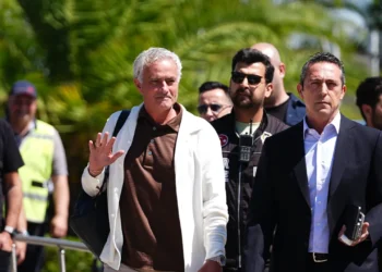 Mourinho İstanbul’a geldi, ilk açıklamasını yaptı: 8 futbolcu olmayacak