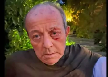 Ünlü iş insanı Kaya Sabancı, korumalar tarafından darp edildi