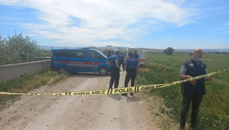 Kayseri’de eğitim uçağı düştü: İki pilot şehit oldu 1 Kayseri’de eğitim uçağı düştü: İki pilot şehit oldu