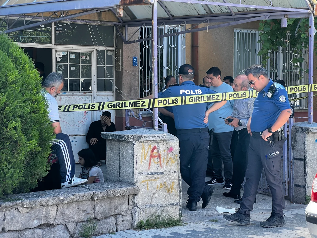Silahı ortada bırakması canına mal oldu! 5 yaşındaki çocuk babasını vurdu 3 Silahı ortada bırakması canına mal oldu! 5 yaşındaki çocuk babasını vurdu