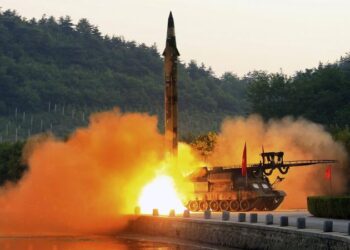 Kuzey Kore’den Japonya’nın deniz sularına yakın bölgeye balistik füze