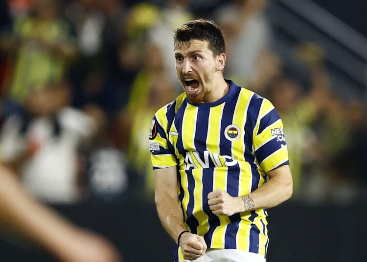 Mert Hakan Yandaş iki yıl daha Fenerbahçe’de
