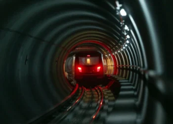 Metro arıza yaptı, 171 yolcu yürüyerek tünelden çıkmak zorunda kaldı