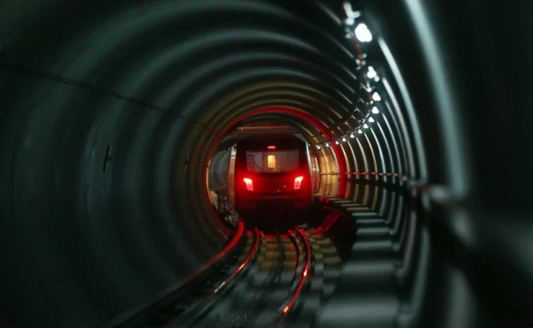 Metro arıza yaptı, 171 yolcu yürüyerek tünelden çıkmak zorunda kaldı 1 Metro arıza yaptı, 171 yolcu yürüyerek tünelden çıkmak zorunda kaldı