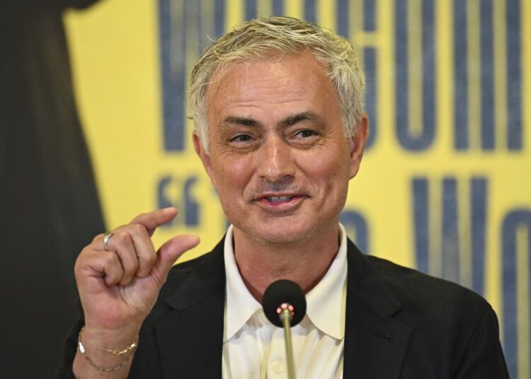 Tazminatların efendisi: İşte Fenerbahçe'nin Mourinho'ya ödeyeceği para 1 Mourinho’dan ilk basın toplantısı: Lukaku ve Dybala’yı istemiyorum