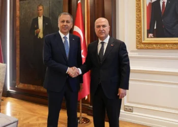 CHP’li Murat Bakan, İçişleri Bakanı Yerlikaya ile görüştü