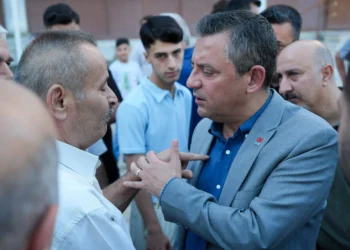 Özgür Özel’den ‘Hamas’ diyen kişiye tepki: “Bayram sabahı ne konuştuğunu bil!”