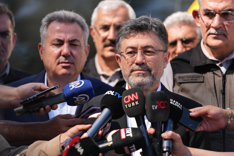 Çeşme ve Menderes yangınlarının nedeni belli oldu 2 Çeşme ve Menderes yangınlarının nedeni belli oldu