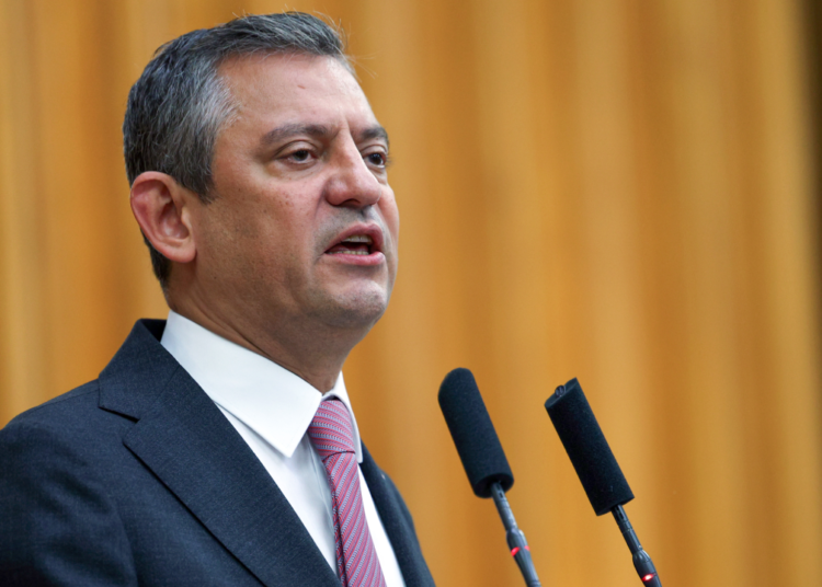 Özgür Özel’den CHP üyesi Bahadır’a silahlı saldırıyla ilgili açıklama