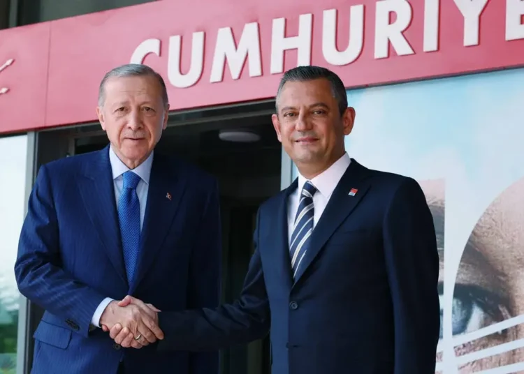 Özgür Özel'den Erdoğan'la görüşmesine tek kelimelik yorum 1 Özgür Özel’den Erdoğan’la görüşmesine tek kelimelik yorum