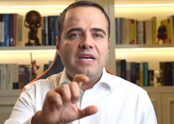 Özgür Demirtaş’tan ‘tasarruf nereden başlar’ paylaşımı