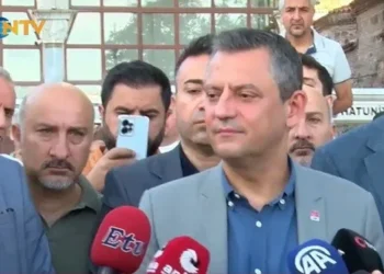 Özgür Özel, Erdoğan'ın ‘hazmedemedi’ sözünü üzerine alınmadı 4 Özgür Özel, Erdoğan’ın ‘hazmedemedi’ sözünü üzerine alınmadı