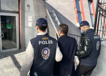 Kurdukları paravan şirketlerle milyarlarca lira dolandırmışlar