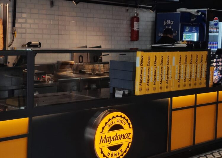 Maydonoz Döner İzmir’e uzandı 1 Maydonoz Döner İzmir’e uzandı