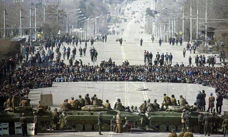 Tacikistan'da başörtüsü ve İslami sembollere yasak geliyor 1 Tacikistan’da başörtüsü ve İslami sembollere yasak geliyor
