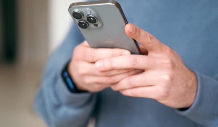 Telefondan sildiği aldatma yazışmaları bilgisayarda kaldı! Evliliği bitince Apple’dan 200 milyon lira istedi 1 Telefondan sildiği aldatma yazışmaları bilgisayarda kaldı! Evliliği bitince Apple’dan 200 milyon lira istedi
