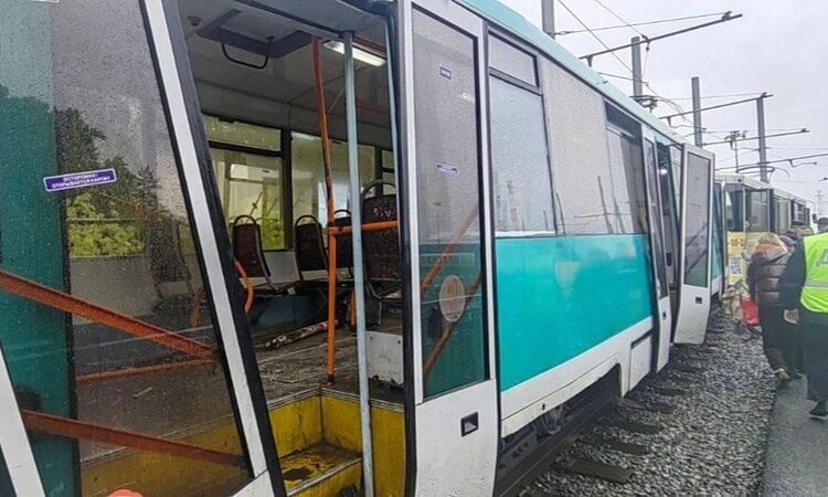 Rusya’da iki tramvay çarpıştı: Yüzlerce yaralı var
