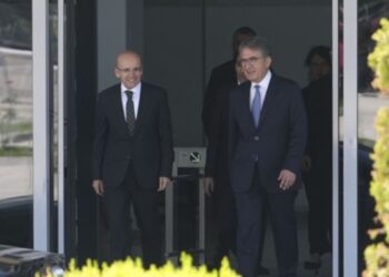 Mehmet Şimşek’le görüşen CHP’li Karatepe: Acı reçete yine vatandaşa çıkacak