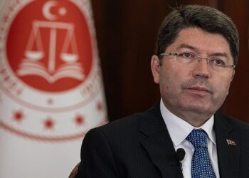Adalet Bakanı Yılmaz Tunç ile HSK üyeleri arasında müfettiş krizi