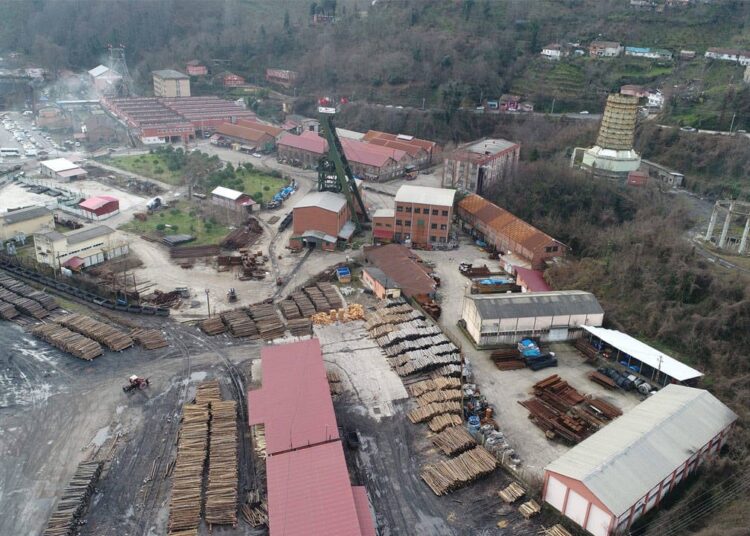 Zonguldak'ta maden ocağında göçük: 1 işçi işçi toprak altında 1 Zonguldak’ta maden ocağında göçük: 1 işçi işçi toprak altında
