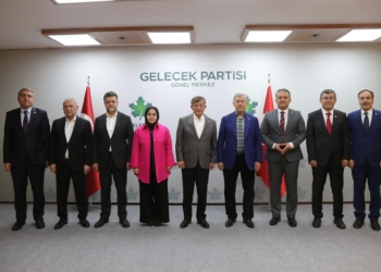 Gelecek Partisi’nde kulislerde gündem AKP’ye geçiş: Kolay değil ama imkansız da değil