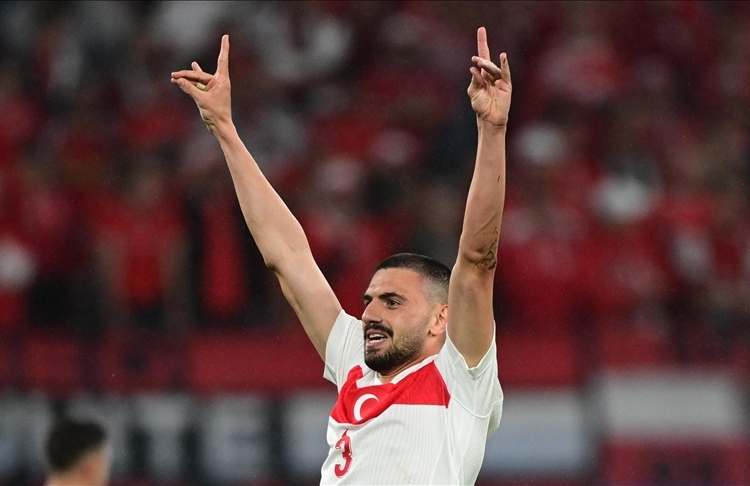 Mümtaz’er Türköne yazdı I Bir Kurt Masalı