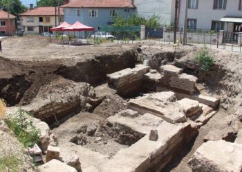 Temel kazısında Roma dönemine ait hamam bulundu