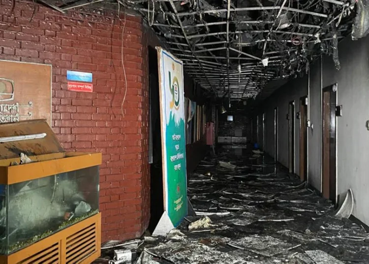 Bangladeş’te protestolar: Sokağa çıkma yasağı 7 saatliğine kaldırıldı