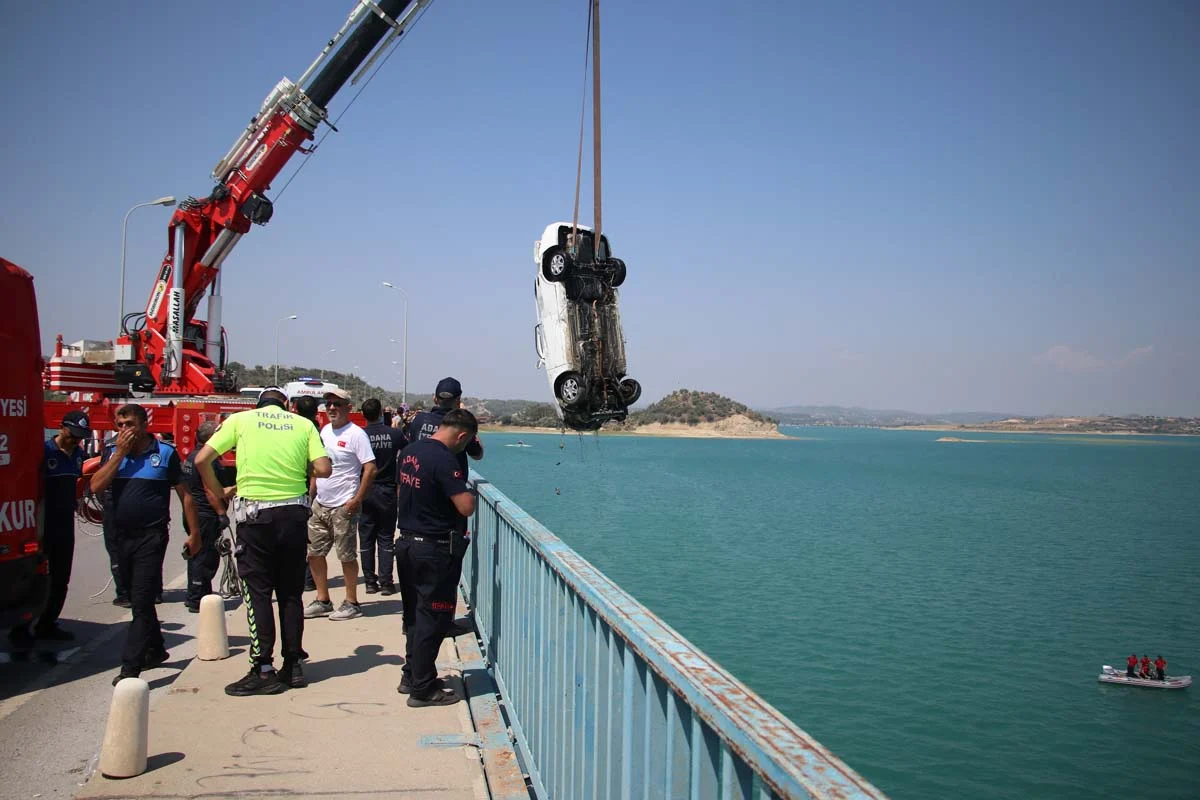 Piknik yolunda feci kaza! Otomobil, köprüden baraj gölüne düştü 2 Piknik yolunda feci kaza! Otomobil, köprüden baraj gölüne düştü