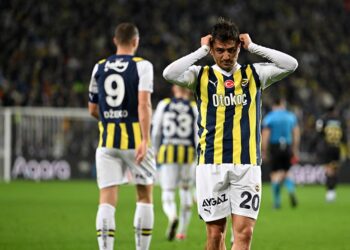 Fenerbahçe’den Cengiz Ünder’e “Kulüp bul” çağrısı