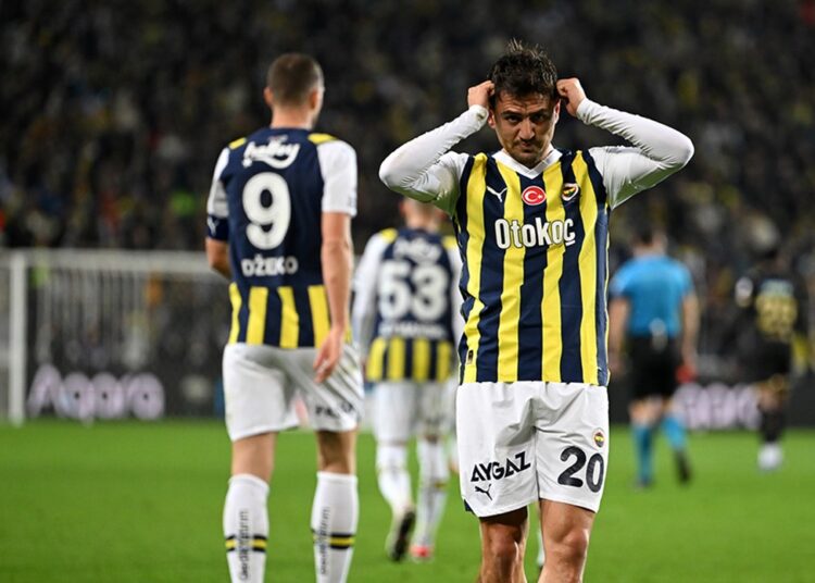 Fenerbahçe'den Cengiz Ünder'e "Kulüp bul" çağrısı 1 Fenerbahçe’den Cengiz Ünder’e “Kulüp bul” çağrısı