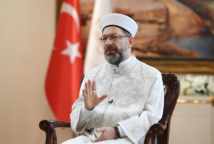 Diyanet’te ‘cadı avı’: Ali Erbaş’ın koruma sayısı artırıldı, odasına parmak iziyle girilebilecek 1 Diyanet’te ‘cadı avı’: Ali Erbaş’ın koruma sayısı artırıldı, odasına parmak iziyle girilebilecek