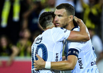 Fenerbahçe’nin yüzü Avrupa’da Dzeko’yla güldü