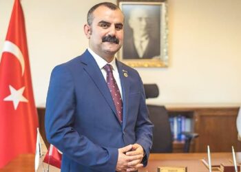 İYİ Partili belediye başkanı CHP’ye katıldı
