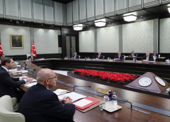 Milyonlarca emeklinin gözü Kabine'de: Masadaki tüm zam seçenekleri 5 Milyonlarca emeklinin gözü Kabine’de: Masadaki tüm zam seçenekleri